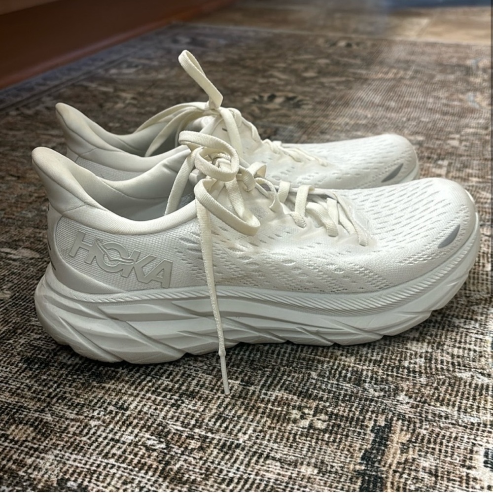 White Hoka Clifton 8 Size 7.5 women’s